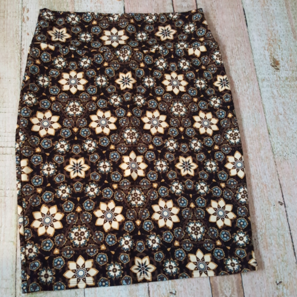 NWOT LulaRoe Cassie Pencil Skirt XL